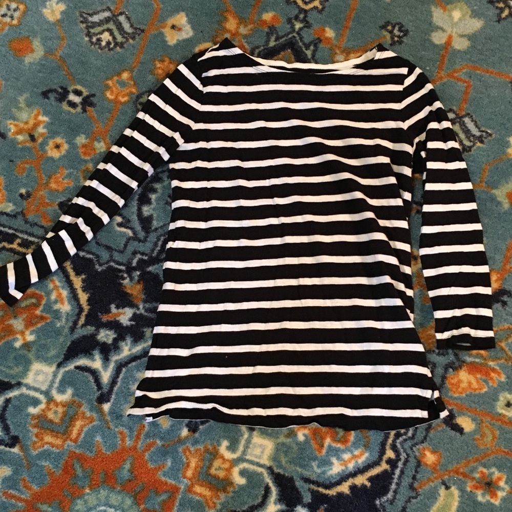 Black and white striped long sleeve tee
